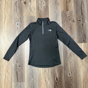 Woman’s small The North Face 1/4 zip pullover